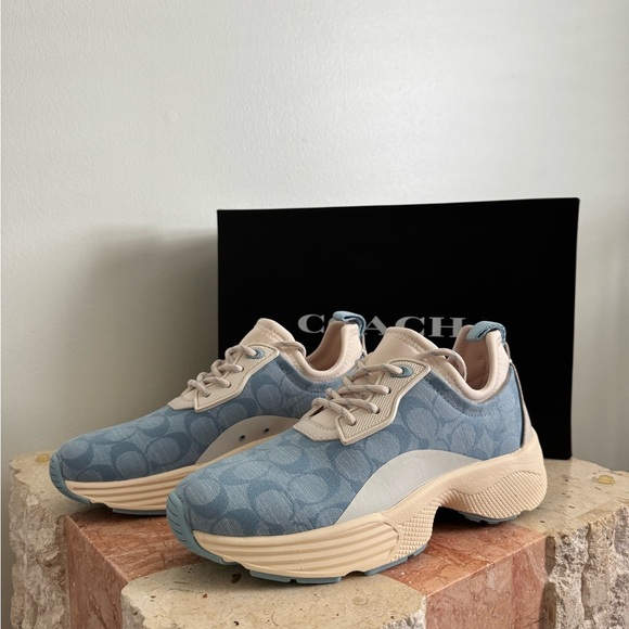 Coach Shoes - New in Box Coach C270 Tech Runner Sneaker Size 7